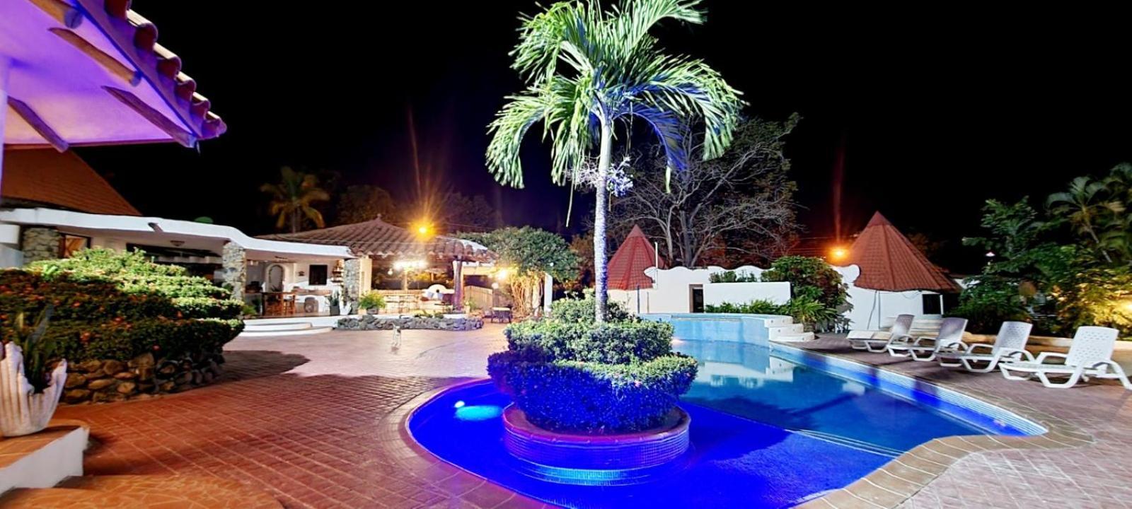Mia Nueva Gorgona Hotel Exterior photo