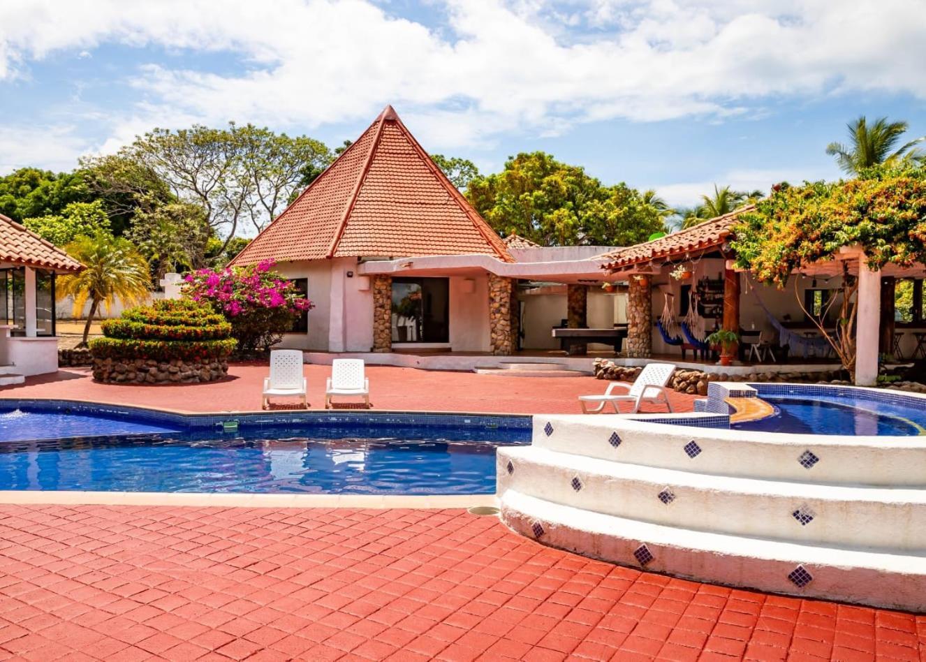 Mia Nueva Gorgona Hotel Exterior photo